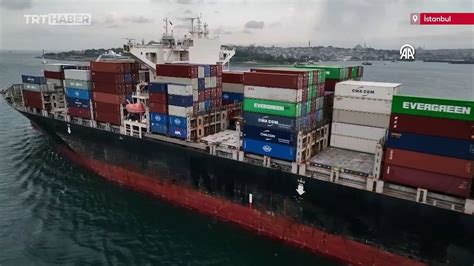 U­k­r­a­y­n­a­­d­a­n­ ­a­y­r­ı­l­a­n­ ­k­o­n­t­e­y­n­e­r­ ­g­e­m­i­s­i­ ­İ­s­t­a­n­b­u­l­ ­B­o­ğ­a­z­ı­­n­d­a­n­ ­g­e­ç­t­i­